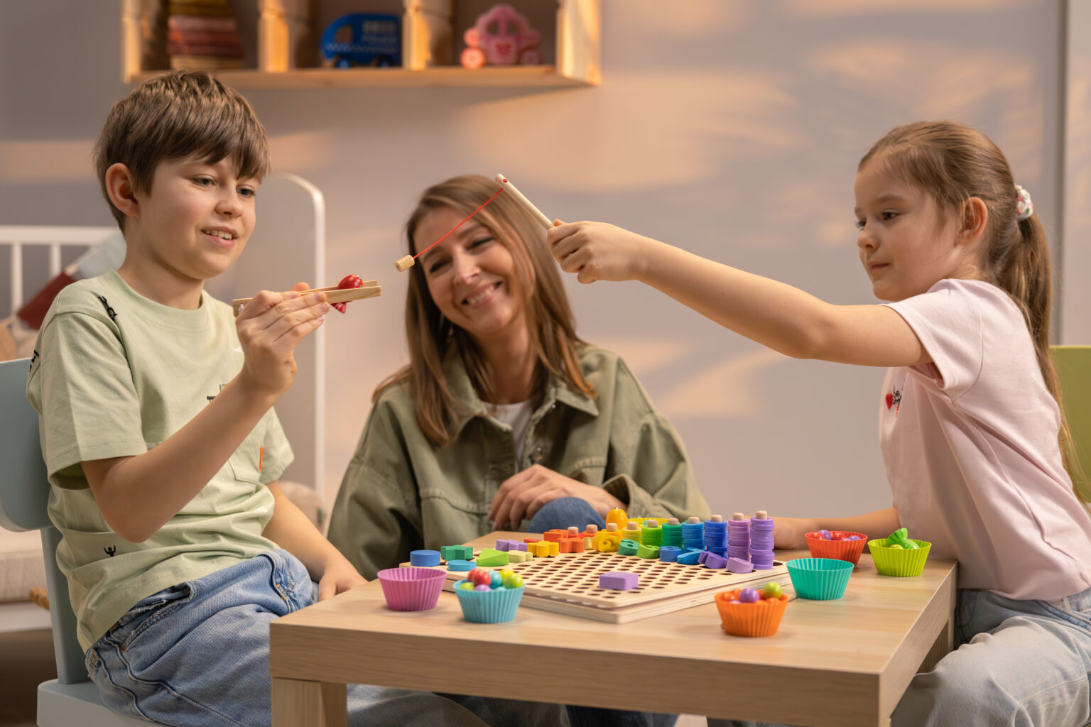 Kind spielt mit dem Set